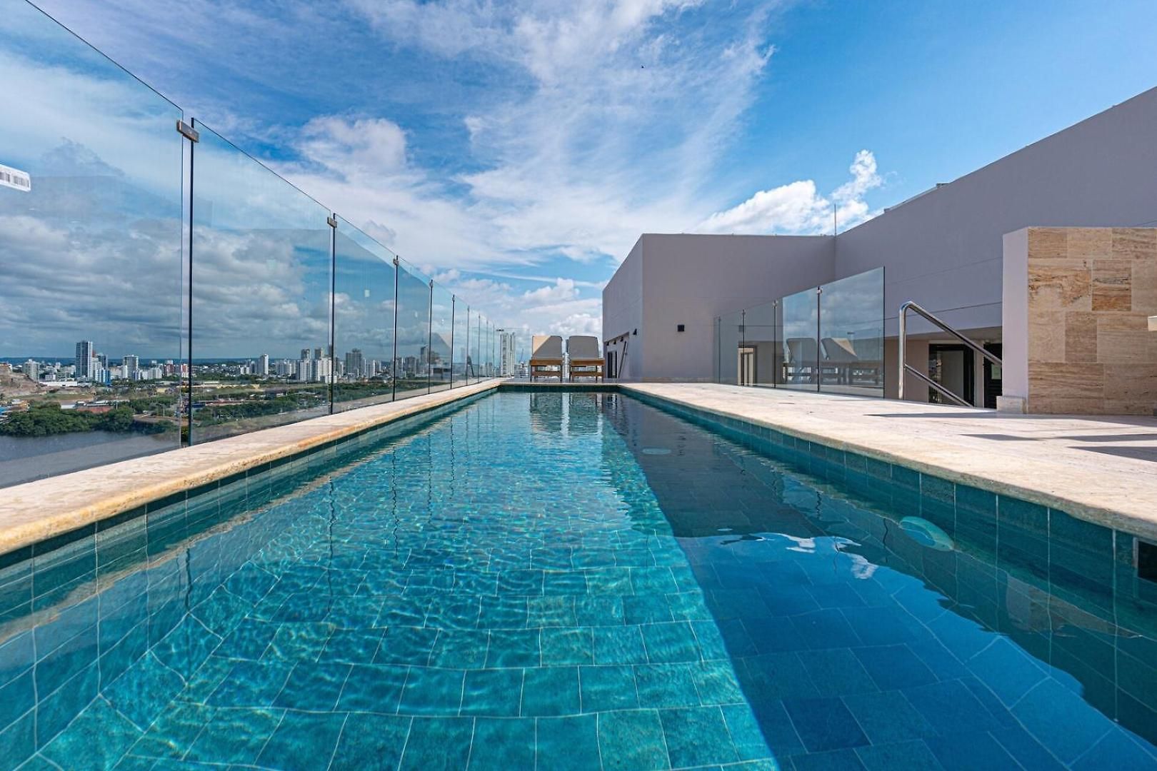 Stylish Duplex Loft - Panoramic Rooftop Pool Apartamento