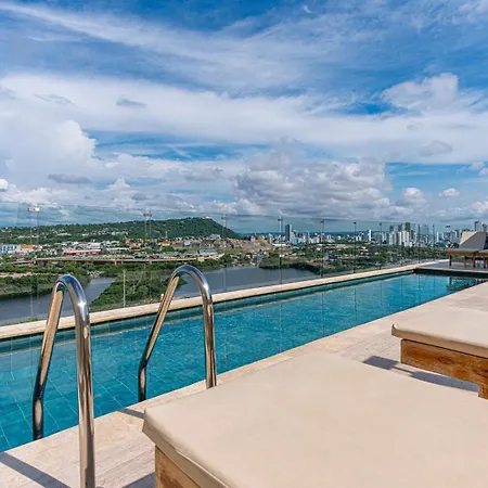 Stylish Duplex Loft - Panoramic Rooftop Pool * Cartagena