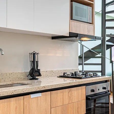 Stylish Duplex Loft - Panoramic Rooftop Pool *