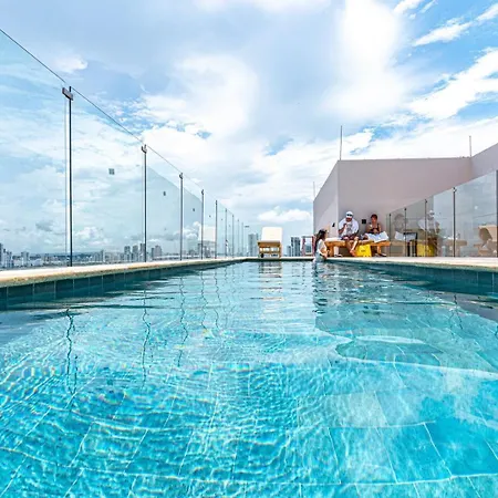 Apartamento Stylish Duplex Loft - Panoramic Rooftop Pool *