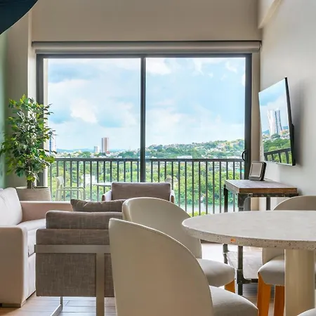 Stylish Duplex Loft - Panoramic Rooftop Pool