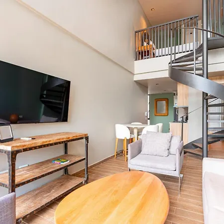 Stylish Duplex Loft - Panoramic Rooftop Pool